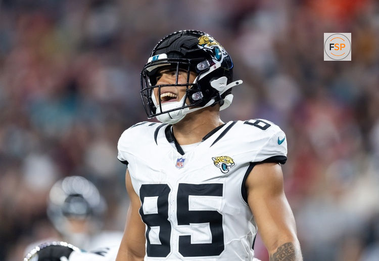 Nov 23, 2025; Glendale, Arizona, USA; Jacksonville Jaguars tight end Brenton Strange (85) against the Arizona Cardinals at State Farm Stadium. Credit: Mark J. Rebilas-Imagn Images