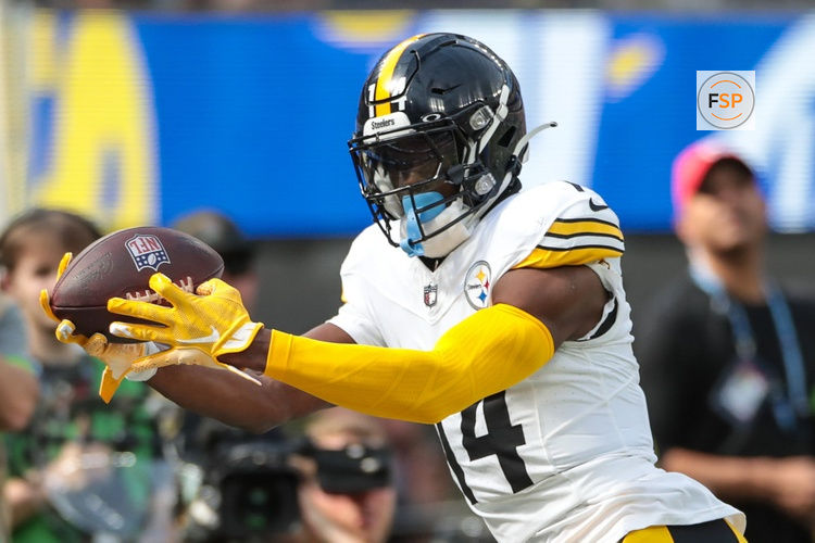 INGLEWOOD, CA - OCTOBER 22: Pittsburgh Steelers wide receiver George Pickens (14) catches a pass during the NFL game between the Pittsburgh Steelers and the Los Angeles Rams on October 22, 2023, at SoFi Stadium in Inglewood, CA. (Photo by Jevone Moore/Icon Sportswire)