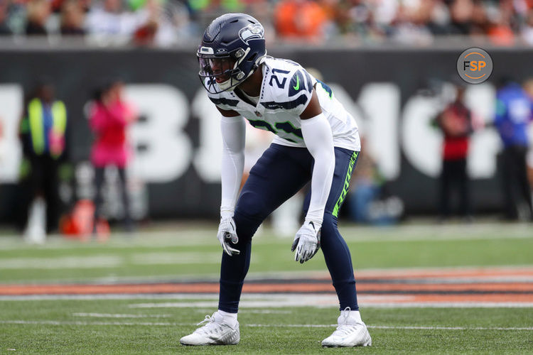 CINCINNATI, OH - OCTOBER 15: Seattle Seahawks cornerback Devon Witherspoon (21) lines up for a play during the game against the Seattle Seahawks and the Cincinnati Bengals on October 15, 2023, at Paycor Stadium in Cincinnati, OH. (Photo by Ian Johnson/Icon Sportswire)
