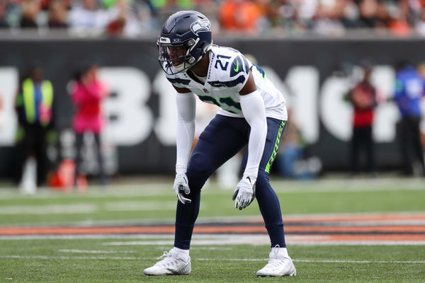 CINCINNATI, OH - OCTOBER 15: Seattle Seahawks cornerback Devon Witherspoon (21) lines up for a play during the game against the Seattle Seahawks and the Cincinnati Bengals on October 15, 2023, at Paycor Stadium in Cincinnati, OH. (Photo by Ian Johnson/Icon Sportswire)
