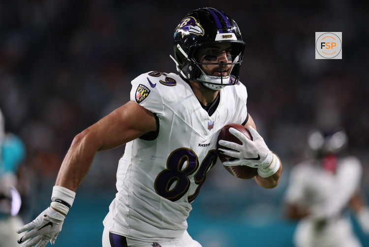 Oct 30, 2025; Miami Gardens, Florida, USA;Baltimore Ravens tight end Mark Andrews (89) runs into the end zone for a touchdown during the second quarter against the Miami Dolphins at Hard Rock Stadium. Credit: Nathan Ray Seebeck-Imagn Images