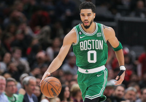 CHICAGO, IL - NOVEMBER 21: Boston Celtics forward Jayson Tatum (0) in action during a NBA game between the Boston Celtics and the Chicago Bulls on November 21, 2022 at the United Center in Chicago, IL. (Photo by Melissa Tamez/Icon Sportswire)
