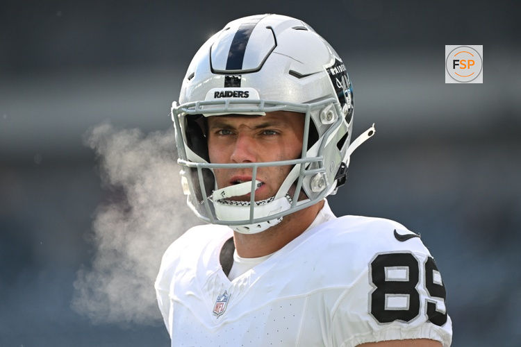 Dec 14, 2025; Philadelphia, Pennsylvania, USA; Las Vegas Raiders tight end Brock Bowers (89) looks on before the game against the Philadelphia Eagles at Lincoln Financial Field. Credit: Eric Hartline-Imagn Images