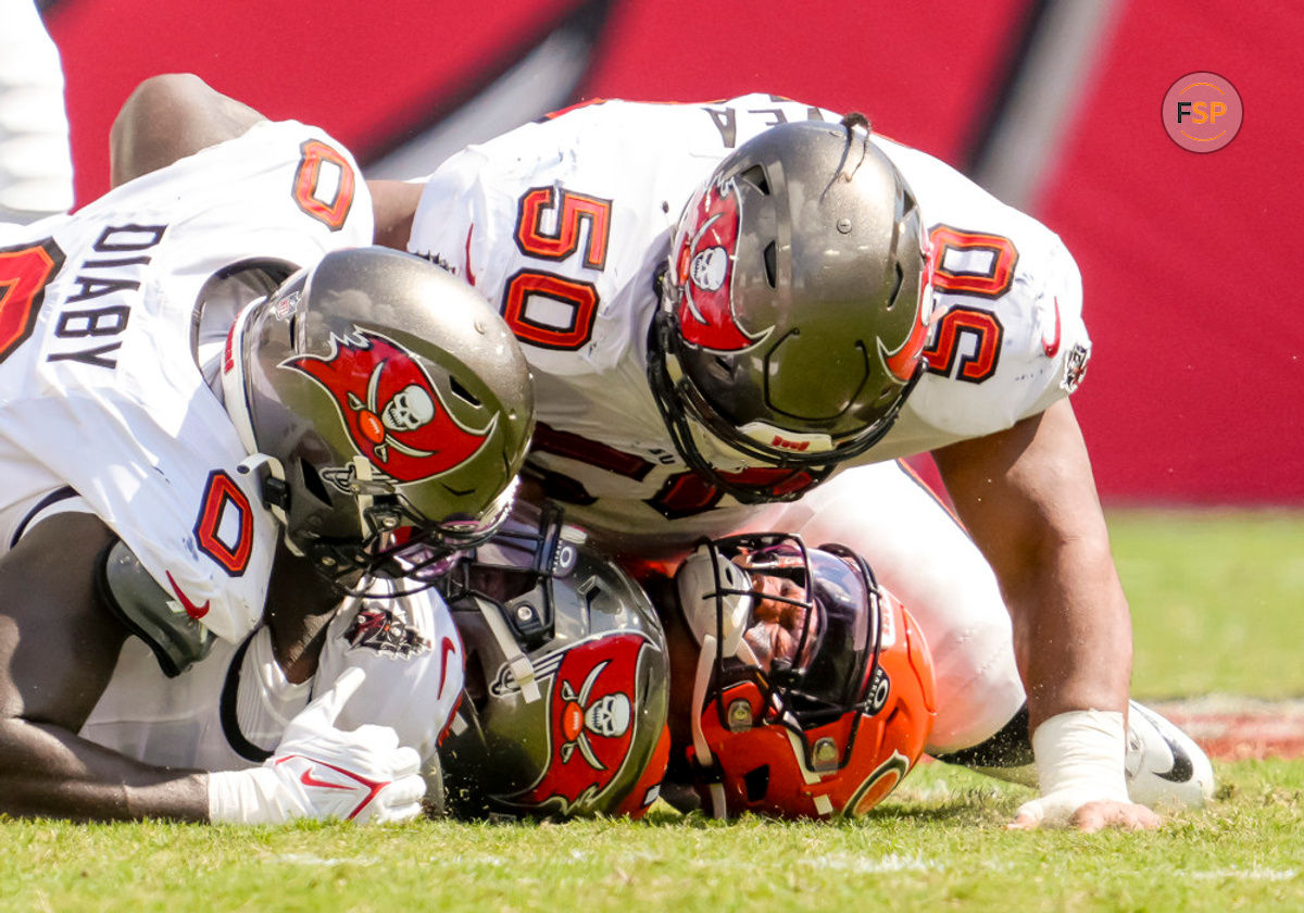 TAMPA, FL - SEPTEMBER 17: Chicago Bears quarterback Justin Fields (1) gets sacked during the NFL Football match between the Tampa Bay Buccaneers and Chicago Bears on September 17, 2023 at TIAA Bank Field Stadium, FL. (Photo by Andrew Bershaw/Icon Sportswire)
