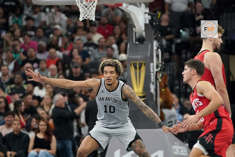 Nov 7, 2025; San Antonio, Texas, USA; San Antonio Spurs forward Jeremy Sochan (10) watches the ball during the second half against the Houston Rockets at Frost Bank Center. Credit: Dustin Safranek-Imagn Images