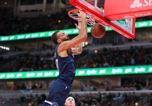 CHICAGO, IL - MARCH 17: Minnesota Timberwolves center Rudy Gobert (27) slam dunks during a NBA game between the Minnesota Timberwolves and the Chicago Bulls on March 17, 2023 at the United Center in Chicago, IL. (Photo by Melissa Tamez/Icon Sportswire)