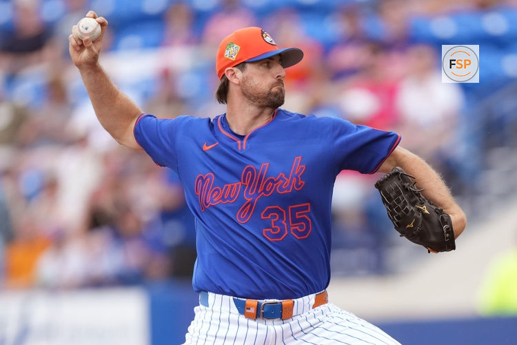 Mar 1, 2026; Port St. Lucie, Florida, USA;  New York Mets pitcher Clay Holmes (35) pitches against the Houston Astros in the first inning at Clover Park. Credit: Jim Rassol-Imagn Images