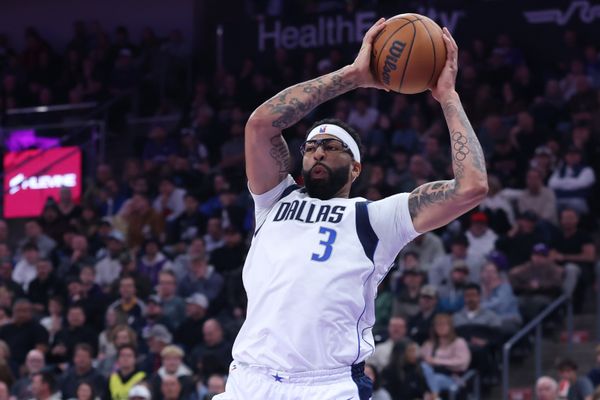 Jan 8, 2026; Salt Lake City, Utah, USA; Dallas Mavericks forward Anthony Davis (3) looks to pass against the Utah Jazz during the first half at Delta Center. Mandatory Credit: Rob Gray-Imagn Images