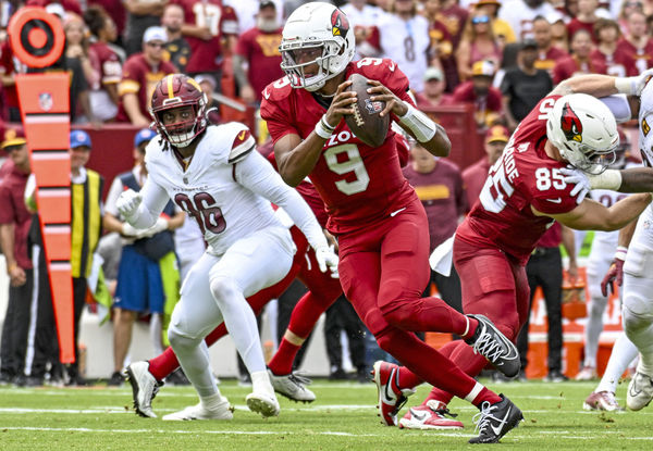 LANDOVER, MD - SEPTEMBER 10: Arizona Cardinals quarterback Joshua Dobbs (9) in action during the NFL game between the Arizona Cardinals and the Washington Commanders on September 10, 2023 at Fed Ex Field in Landover, MD. (Photo by Mark Goldman/Icon Sportswire)