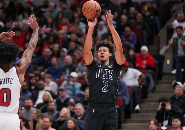 CHICAGO, IL - FEBRUARY 24: Brooklyn Nets Forward Cameron Johnson (2) shoots a 3-point basket during a NBA game between the Brooklyn  Nets and the Chicago Bulls on February 24, 2023 at the United Center in Chicago, IL. (Photo by Melissa Tamez/Icon Sportswire)