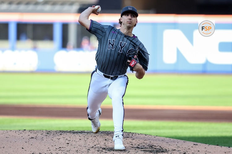 Sep 13, 2025; New York City, New York, USA;  New York Mets starting pitcher Brandon Sproat (40) pitches in the third inning against the Texas Rangers at Citi Field. Credit: Wendell Cruz-Imagn Images