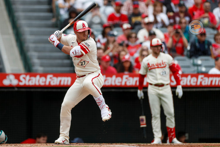 ANAHEIM, CA - JUNE 11: Los Angeles Angels center fielder Mike Trout (27) waits for the pitch during a regular season game between the Los Angeles Angels and Seattle Mariners on June 11, 2023 at Angel Stadium in Anaheim, CA. (Photo by Brandon Sloter/Icon Sportswire)