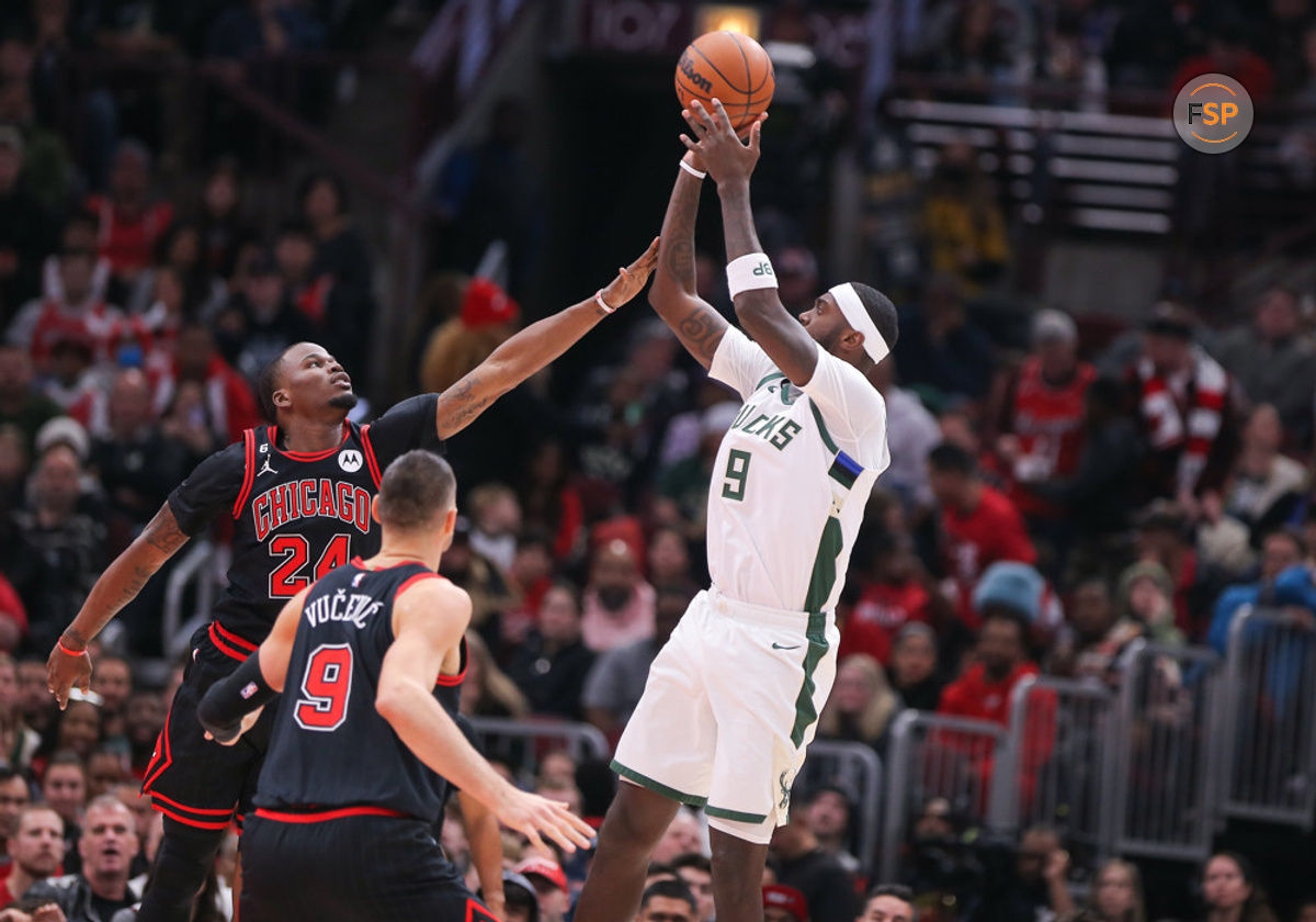 CHICAGO, IL - DECEMBER 28: Milwaukee Bucks Center Bobby Portis (9) shoots a 3-point basket during a NBA game between the Milwaukee  Bucks and the Chicago Bulls on December 28, 2022 at the United Center in Chicago, IL. (Photo by Melissa Tamez/Icon Sportswire)