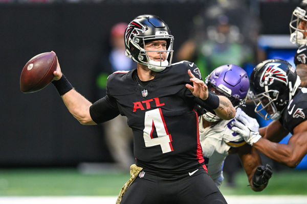 ATLANTA, GA – NOVEMBER 05:  Atlanta quarterback Taylor Heinicke (4) throws a pass during the NFL game between the Minnesota Vikings and the Atlanta Falcons on November 5th, 2023 at Mercedes-Benz Stadium in Atlanta, GA.  (Photo by Rich von Biberstein/Icon Sportswire)