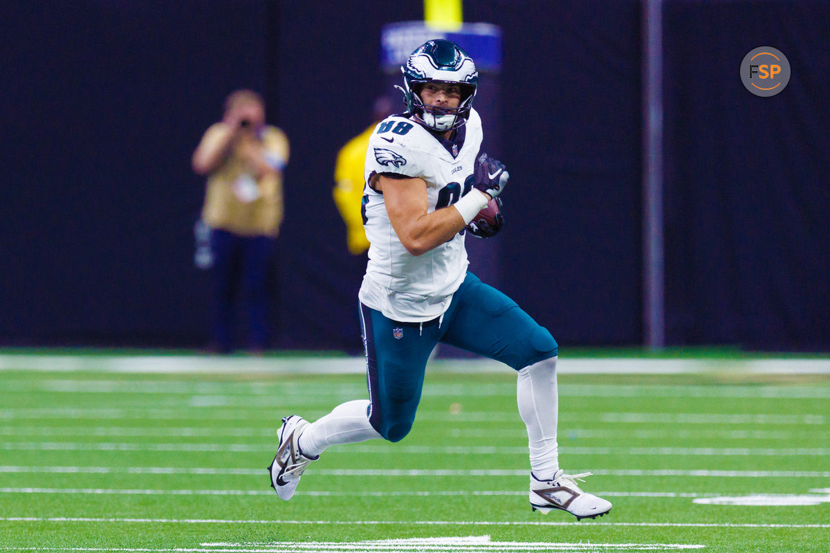 Sep 22, 2024; New Orleans, Louisiana, USA; Philadelphia Eagles tight end Dallas Goedert (88) catches a pass for 31 yards against the New Orleans Saints during the second half at Caesars Superdome. Credit: Stephen Lew-Imagn Images