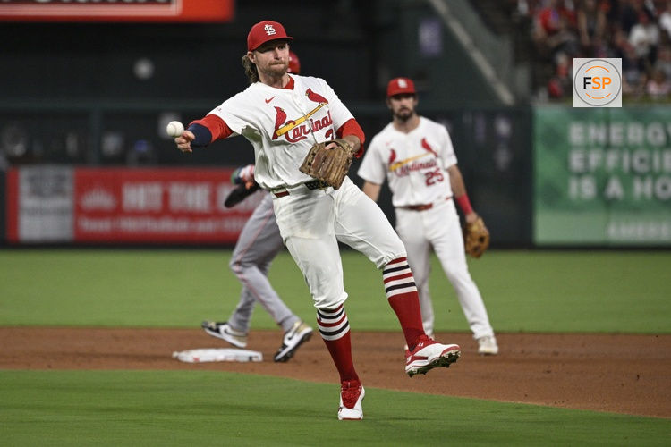 Sep 16, 2025; St. Louis, Missouri, USA; St. Louis Cardinals second baseman Brendan Donovan (33) throws out Cincinnati Reds third baseman Ke'Bryan Hayes (3) (not pictured) at first base in the second inning at Busch Stadium. Credit: Joe Puetz-Imagn Images