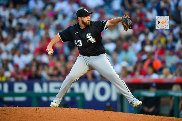 Aug 2, 2025; Anaheim, California, USA; Chicago White Sox pitcher Aaron Civale (43) throws against the Los Angeles Angels during the second inning at Angel Stadium. Credit: Gary A. Vasquez-Imagn Images