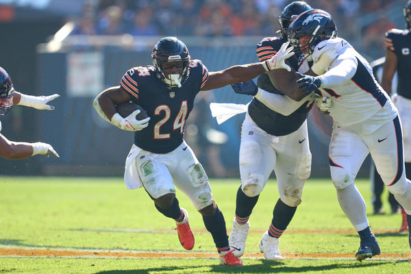 CHICAGO, IL - OCTOBER 01: Chicago Bears running back Khalil Herbert (24) runs with the football in action during a game between the Chicago Bears and the Denver Broncos on October 01, 2023 at Soldier Field in Chicago, IL. (Photo by Robin Alam/Icon Sportswire)