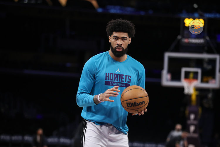 LOS ANGELES, CA - DECEMBER 23: Charlotte Hornets center Nick Richards (4) during the Charlotte Hornets vs Los Angeles Lakers game on December 23, 2022, at Crypto.com Arena in Los Angeles, CA. (Photo by Jevone Moore/Icon Sportswire)