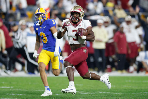 PITTSBURGH, PA - NOVEMBER 04: Florida State Seminoles running back Trey Benson (3) runs for a 55-yard touchdown during a college football game against the Pittsburgh Panthers on November 04, 2023 at Acrisure Stadium in Pittsburgh, Pennsylvania. (Photo by Joe Robbins/Icon Sportswire)