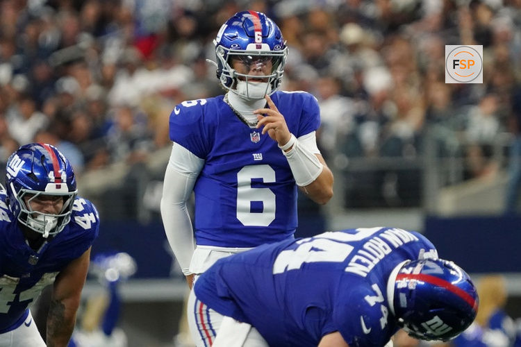 Sep 14, 2025; Arlington, Texas, USA; New York Giants quarterback Jaxson Dart (6) prepares for a snap against the Dallas Cowboys during the fourth quarter at AT&T Stadium. Credit: Raymond Carlin III-Imagn Images