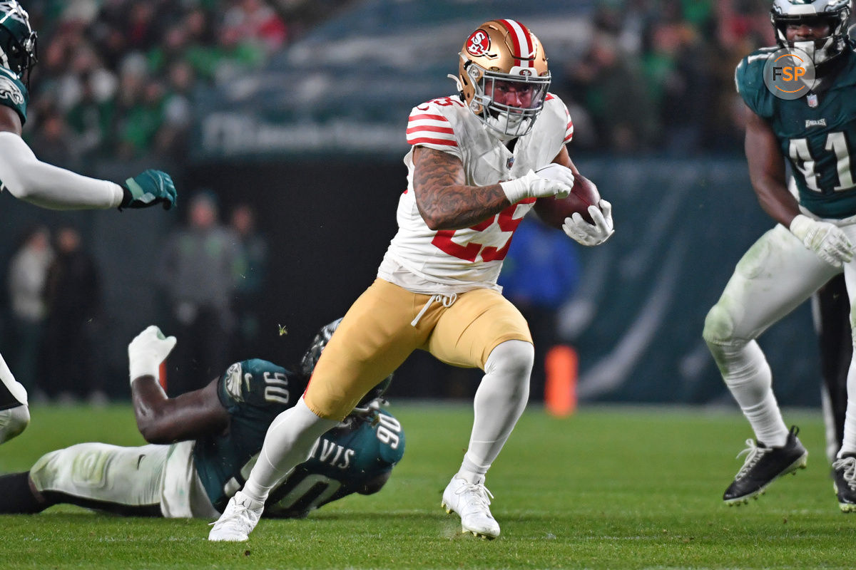 Dec 3, 2023; Philadelphia, Pennsylvania, USA; San Francisco 49ers running back Elijah Mitchell (25) runs against the Philadelphia Eagles at Lincoln Financial Field. Credit: Eric Hartline-USA TODAY Sports