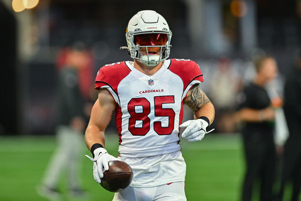 ATLANTA, GA – JANUARY 01:  Arizona tight end Trey McBride (85) warms up prior to the start of the NFL game between the Arizona Cardinals and the Atlanta Falcons on January 1st, 2023 at Mercedes-Benz Stadium in Atlanta, GA.  (Photo by Rich von Biberstein/Icon Sportswire)