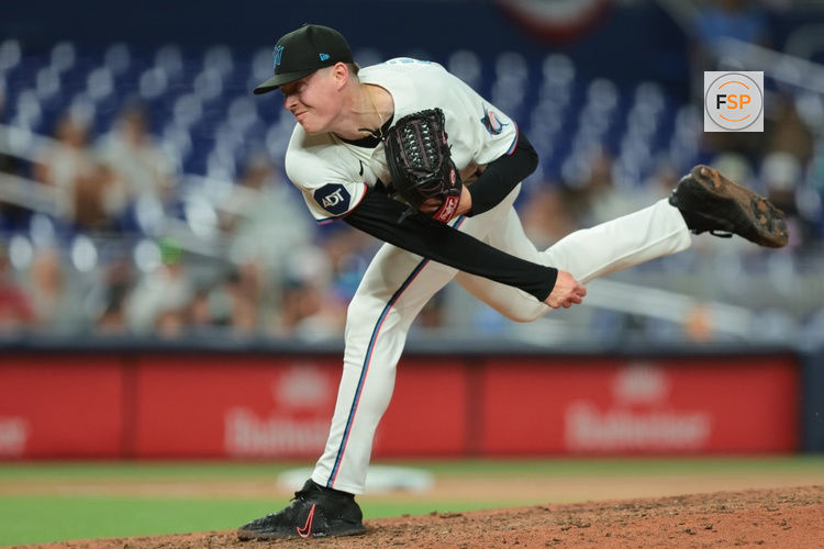 Mar 31, 2026; Miami, Florida, USA; Miami Marlins pitcher Pete Fairbanks (29) delivers a pitch against the Chicago White Sox during the ninth inning at loanDepot Park. Credit: Sam Navarro-Imagn Images