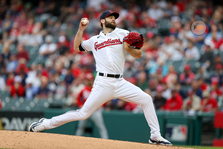 CLEVELAND, OH - SEPTEMBER 26: Cleveland Guardians starting pitcher Lucas Giolito (27) delivers a pitch to the plate during the second inning of the Major League Baseball Interleague game between the Cincinnati Reds and Cleveland Guardians on September 26, 2023, at Progressive Field in Cleveland, OH.  (Photo by Frank Jansky/Icon Sportswire)