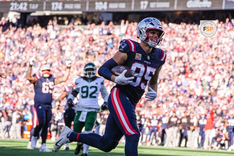 Oct 18, 2026; Foxborough, Massachusetts, USA; New England Patriots tight end Hunter Henry (85) reacts after his touchdown against the New York Jets in the second half at Gillette Stadium. Credit: David Butler II-Imagn Images