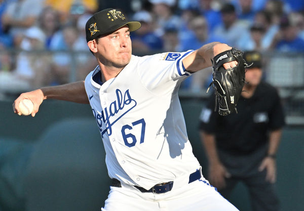 KANSAS CITY, MO - MAY 18: Kansas City Royals starting pitcher Seth Lugo (67) pitches during a MLB game between the Oakland Athletics and the Kansas City Royals on May 18, 2024,  at Kauffman Stadium, Kansas City, MO.  (Photo by Keith Gillett/Icon Sportswire)