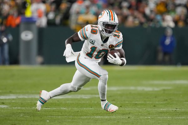 Nov 28, 2024; Green Bay, Wisconsin, USA;  Miami Dolphins wide receiver Tyreek Hill (10) during the game against the Green Bay Packers at Lambeau Field. Mandatory Credit: Jeff Hanisch-Imagn Images