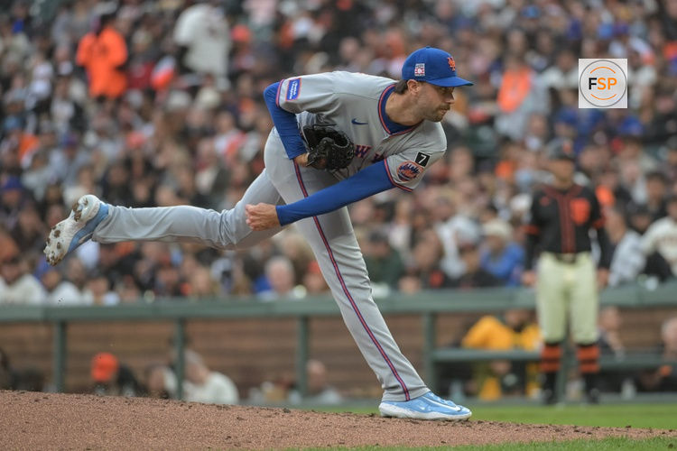 Jul 26, 2025; San Francisco, California, USA; New York Mets pitcher David Peterson (23) throws a pitch against the San Francisco Giants during the fourth inning at Oracle Park. Credit: Ed Szczepanski-Imagn Images