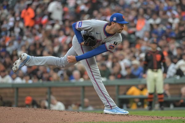 Jul 26, 2025; San Francisco, California, USA; New York Mets pitcher David Peterson (23) throws a pitch against the San Francisco Giants during the fourth inning at Oracle Park. Mandatory Credit: Ed Szczepanski-Imagn Images