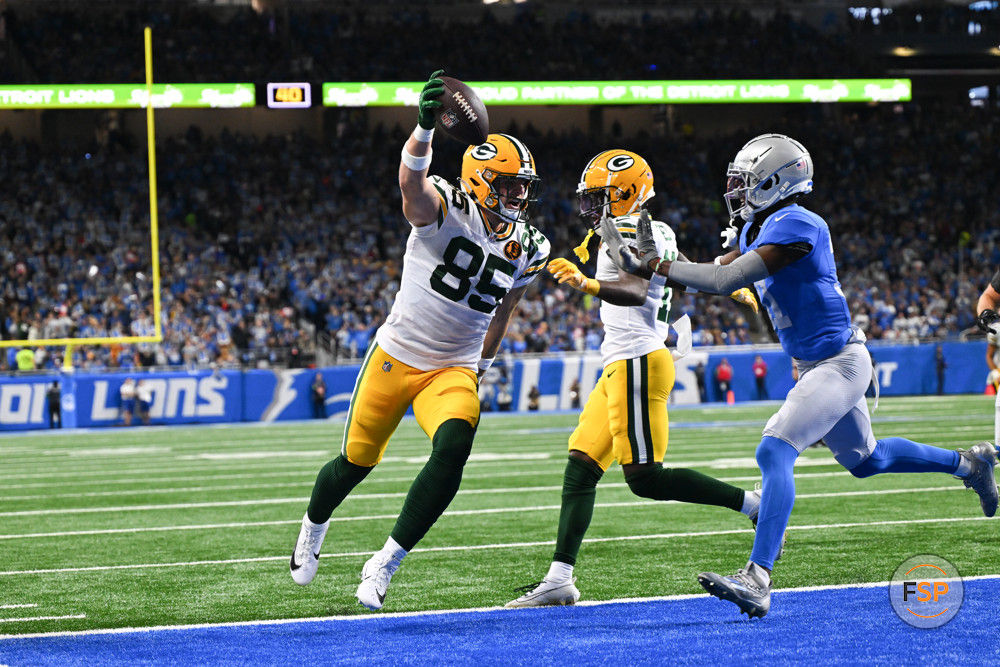 DETROIT, MI - NOVEMBER 23: Green Bay Packers tight end Tucker Kraft (85) makes a catch with no-one around him for a touchdown during the Detroit Lions versus the Green Bay Packers game on Thursday November 23, 2023 at Ford Field in Detroit, MI. (Photo by Steven King/Icon Sportswire)