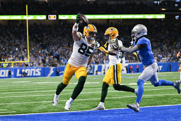 DETROIT, MI - NOVEMBER 23: Green Bay Packers tight end Tucker Kraft (85) makes a catch with no-one around him for a touchdown during the Detroit Lions versus the Green Bay Packers game on Thursday November 23, 2023 at Ford Field in Detroit, MI. (Photo by Steven King/Icon Sportswire)