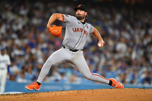 LOS ANGELES, CA - JULY 24: San Francisco Giants pitcher Robbie Ray (38) throws a pitch during the MLB game between the San Francisco Giants and the Los Angeles Dodgers on July 24, 2024 at Dodger Stadium in Los Angeles, CA. (Photo by Brian Rothmuller/Icon Sportswire)