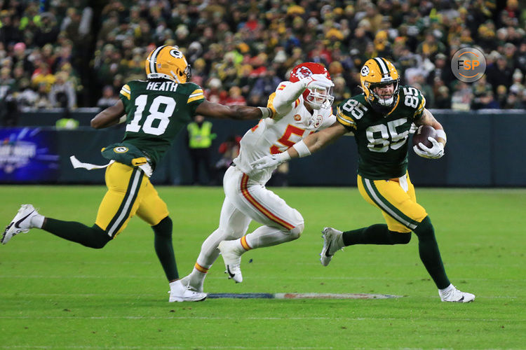 GREEN BAY, WI - DECEMBER 03: Green Bay Packers tight end Tucker Kraft (85) runs with the ball during a game between the Green Bay Packers and the Kansas City Chiefs at Lambeau Field on December 3, 2023 in Green Bay, WI. (Photo by Larry Radloff/Icon Sportswire)