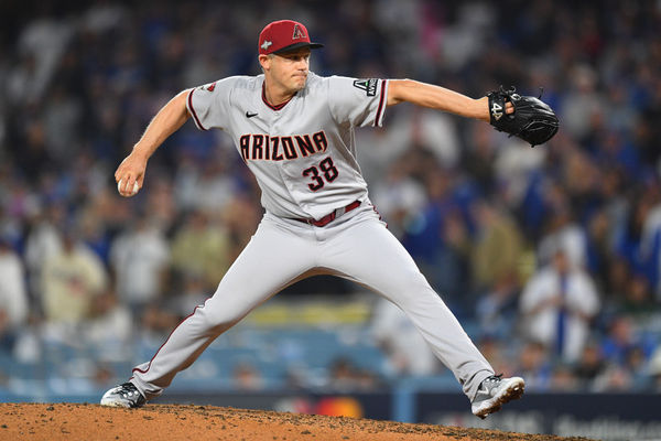 LOS ANGELES, CA - OCTOBER 09: Arizona Diamondbacks pitcher Paul Sewald (38) throws a pitch during the MLB NLDS Game 1 between the Arizona Diamondbacks and the Los Angeles Dodgers on October 9, 2023 at Dodger Stadium in Los Angeles, CA. (Photo by Brian Rothmuller/Icon Sportswire)