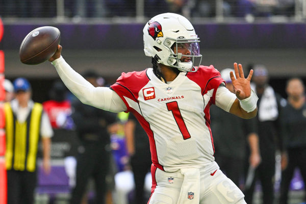 MINNEAPOLIS, MN - OCTOBER 30: Arizona Cardinals quarterback Kyler Murray (1) throws a pass during the second half of a game between the Minnesota Vikings and Arizona Cardinals on October 30, 2022, at U.S. Bank Stadium in Minneapolis, MN.(Photo by Nick Wosika/Icon Sportswire)