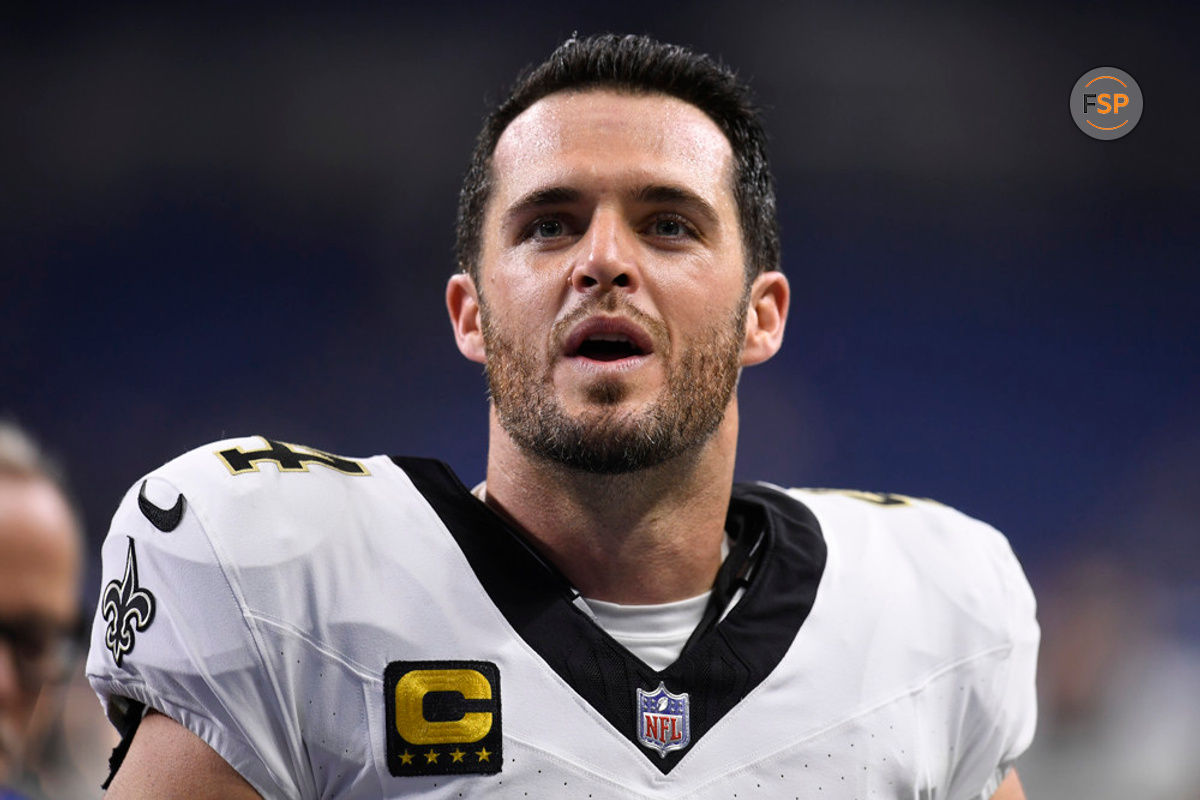 INDIANAPOLIS, IN - OCTOBER 29: New Orleans Saints Quarterback Derek Carr (4) walks off the field after the NFL game between the New Orleans Saints and the Indianapolis Colts on October 29, 2023, at Lucas Oil Stadium in Indianapolis, Indiana. (Photo by Michael Allio/Icon Sportswire)