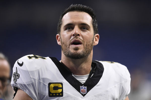 INDIANAPOLIS, IN - OCTOBER 29: New Orleans Saints Quarterback Derek Carr (4) walks off the field after the NFL game between the New Orleans Saints and the Indianapolis Colts on October 29, 2023, at Lucas Oil Stadium in Indianapolis, Indiana. (Photo by Michael Allio/Icon Sportswire)