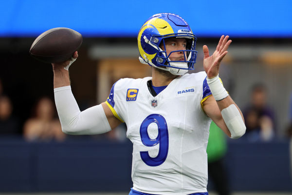 INGLEWOOD, CA - DECEMBER 03: Los Angeles Rams quarterback Matthew Stafford (9) throws a pass during NFL game against the Cleveland Browns on December 3, 2023, at SoFi Stadium, Inglewood, California. (Photo by Kiyoshi Mio/Icon Sportswire)