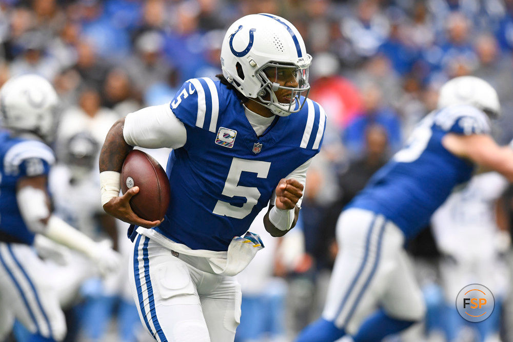 INDIANAPOLIS, IN - OCTOBER 08: Indianapolis Colts Quarterback Anthony Richardson (5) carries during the NFL game between the Tennessee Titans and the Indianapolis Colts on October 8, 2023, at Lucas Oil Stadium in Indianapolis, Indiana. (Photo by Michael Allio/Icon Sportswire)