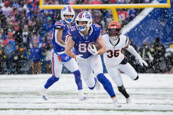 Dec 7, 2025; Orchard Park, New York, USA; Buffalo Bills tight end Dalton Kincaid (86) runs the ball in the fourth quarter against the Cincinnati Bengals at Highmark Stadium. Mandatory Credit: Gregory Fisher-Imagn Images