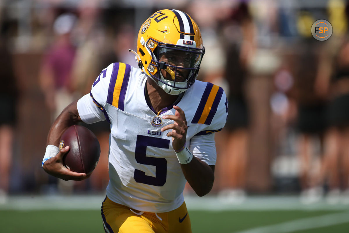 STARKVILLE, MS - SEPTEMBER 16: LSU Tigers quarterback Jayden Daniels (5) carries the ball during the game between the Mississippi State Bulldogs and the LSU Tigers on September 16, 2023 at Davis Wade Stadium in Starkville, Mississippi.  (Photo by Michael Wade/Icon Sportswire)