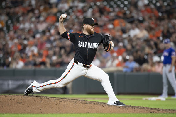 BALTIMORE, MD - JUNE 28: Baltimore Orioles pitcher Craig Kimbrel (46) throws a pitch during the Texas Rangers versus Baltimore Orioles MLB game at Orioles Park at Camden Yards on June 28, 2024, in Baltimore, MD. (Photo by Charles Brock/Icon Sportswire)