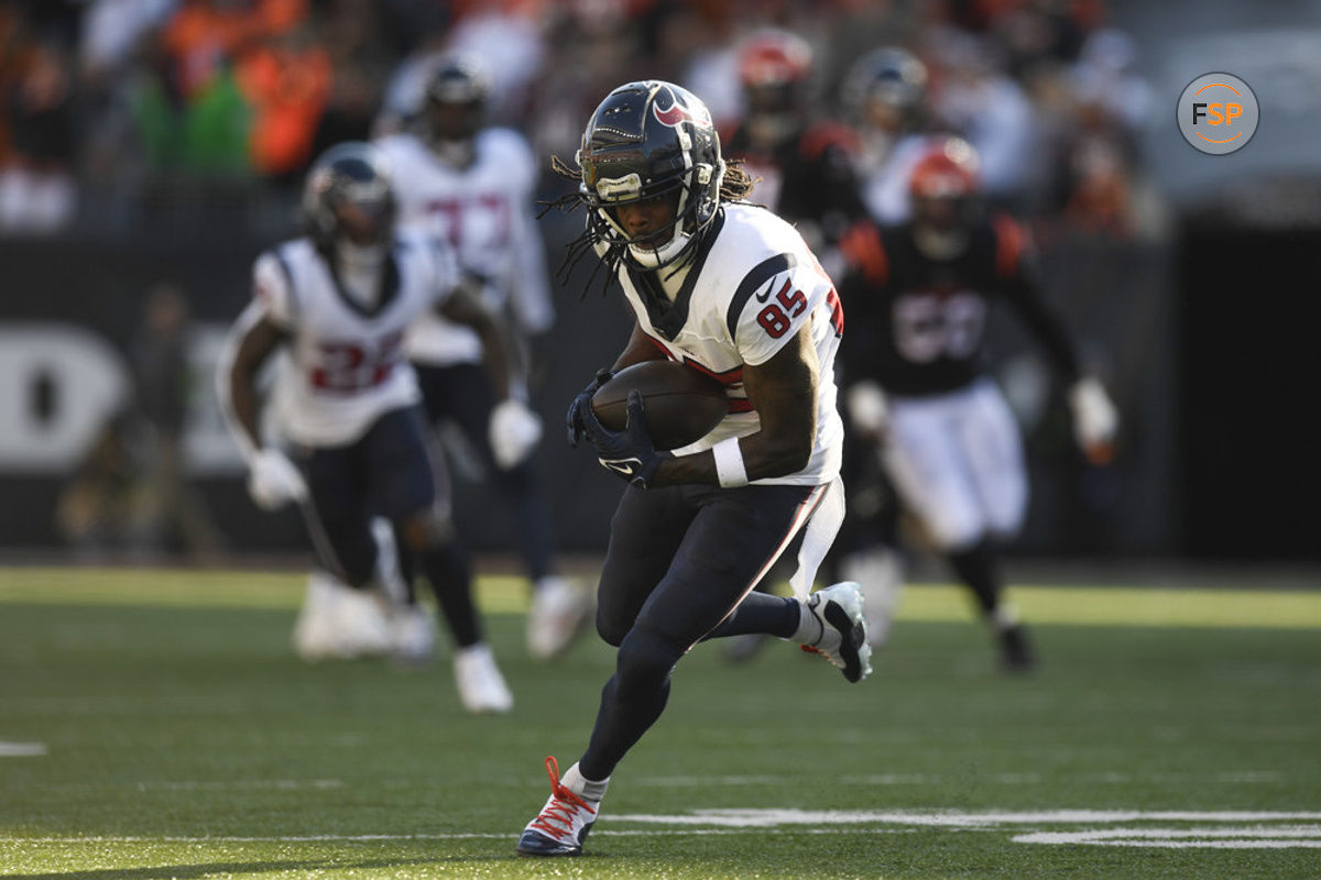 CINCINNATI, OH - NOVEMBER 12: Houston Texans Wide Receiver Noah Brown (85) advances the ball during the NFL football game between the Houston Texans and the Cincinnati Bengals on November 12, 2023, at Paycor Stadium in Cincinnati, Ohio. (Photo by Michael Allio/Icon Sportswire)