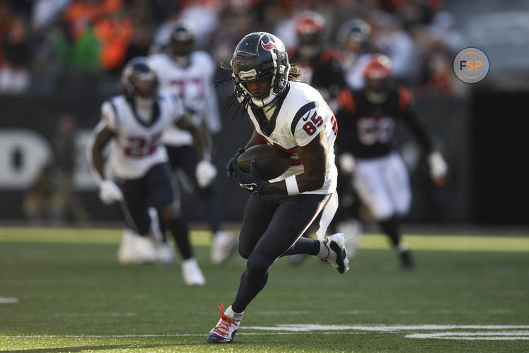 CINCINNATI, OH - NOVEMBER 12: Houston Texans Wide Receiver Noah Brown (85) advances the ball during the NFL football game between the Houston Texans and the Cincinnati Bengals on November 12, 2023, at Paycor Stadium in Cincinnati, Ohio. (Photo by Michael Allio/Icon Sportswire)