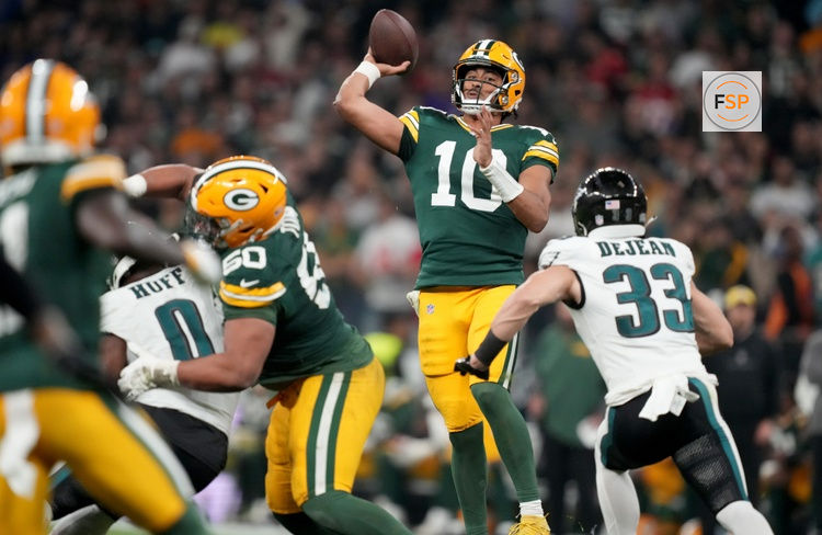 Sep 6, 2024; Sao Paulo, BRA; Green Bay Packers quarterback Jordan Love (10) throws during the second half against the Philadelphia Eagles at Neo Quimica Arena. Credit: Kirby Lee-Imagn Images